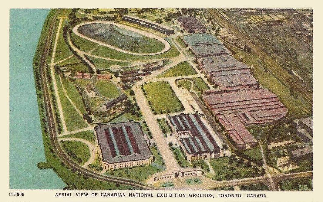 POSTCARD - TORONTO - EXHIBITION - GROUNDS AND LAKESHORE - AERIAL PANORAMA - LOOKING W - TINTED - c1940